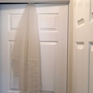 Beautiful Italian ivory tulle bridal veil